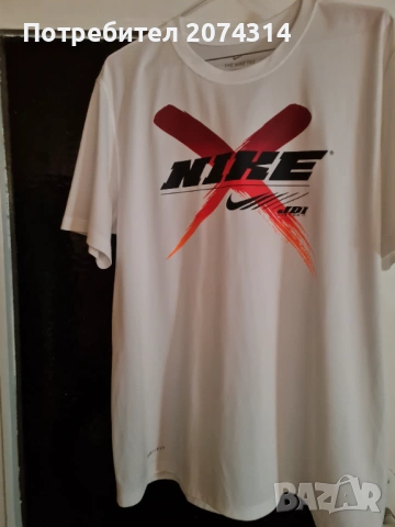 Продавам мъжка тениска NIKE, размер XL.