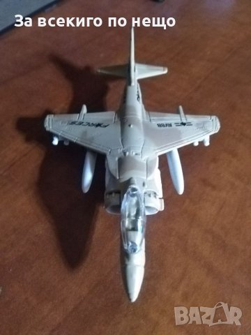 Макет на изтребител AV 8B Maisto, снимка 5 - Колекции - 38052001