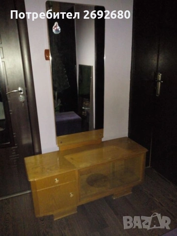 Ретро тоалетка с огледало  