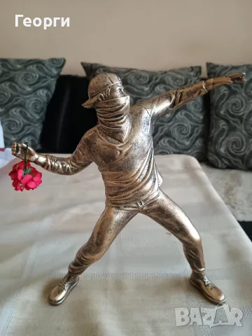 Банкси статуетка-1