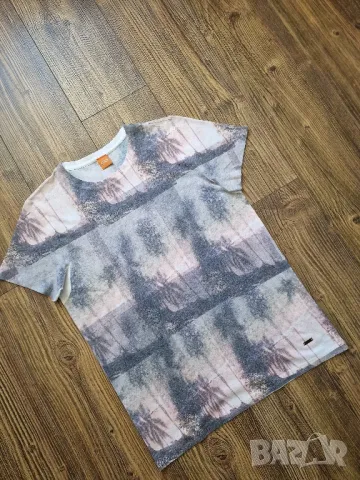 Страхотна мъжка тениска HUGO BOSS размер M , снимка 2 - Тениски - 50094013