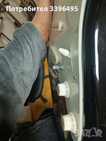 Squier classic vibe 60s Stratocaster sunburst , снимка 3 - Китари - 53458705