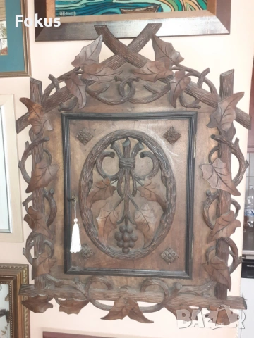 Стар рядък антикварен дървен шкаф за ключове Black Forest, снимка 2 - Антикварни и старинни предмети - 53273138