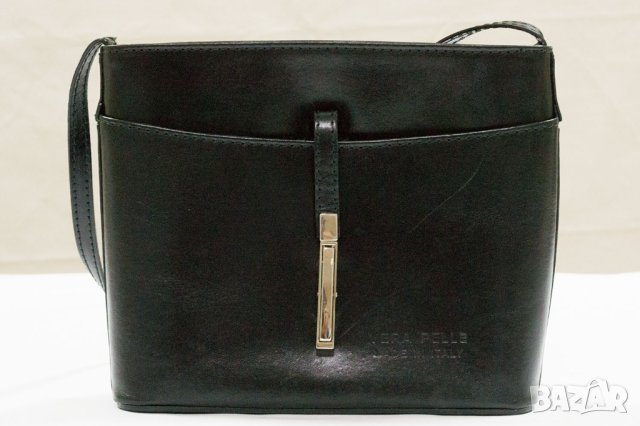 Черна дамска чанта с декоративен елемент Tina Panicucci, снимка 1 - Чанти - 43126324