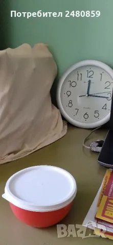 малка пластмасова кутийка за съхранение и пренос на храна и други продукти