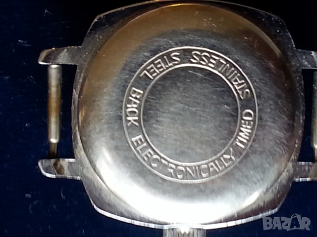  часовник:Poljot de luxe, Ruhla-детски,будилник Europa, дамски малък D&D, рекламен FIFA, снимка 13 - Мъжки - 36535721