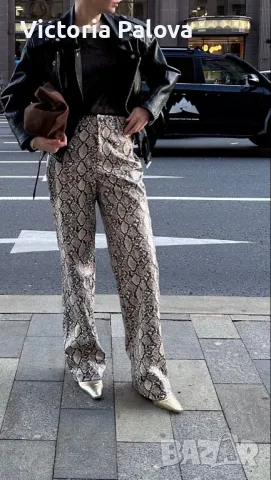 Модерен кожен панталон змийски принт естествена кожа