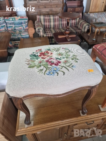 Масивна Барокова Табуретка-внос от Германия!, снимка 2 - Дивани и мека мебел - 51792829