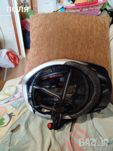 Каска, снимка 2 - Аксесоари за велосипеди - 51958071