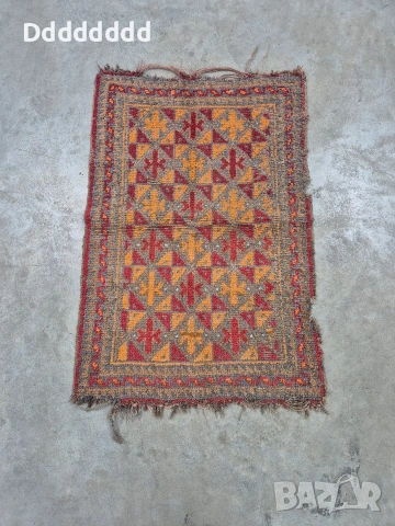 Стар молитвен Персийски килим