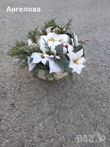 Саксия с изкуствени цветя, снимка 2 - Изкуствени цветя - 53010428