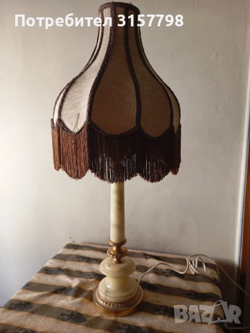 Винтидж настолна лампа
