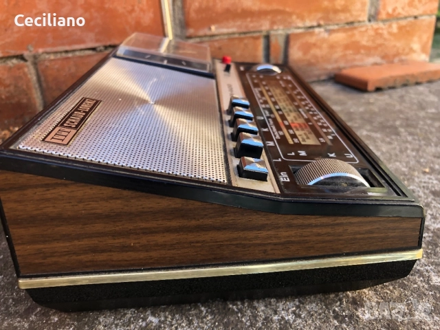 VINTAGE RADIO ITT SCHAUB LORENZ CLOCK RADIO 100 PORTABLE RADIO GERMANY , снимка 3 - Радиокасетофони, транзистори - 51785075