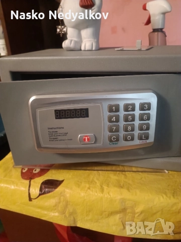 електронен сейф35/20/20