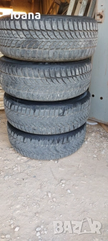 Зимни гуми с джанти 205/55/R16, снимка 4 - Гуми и джанти - 52559995