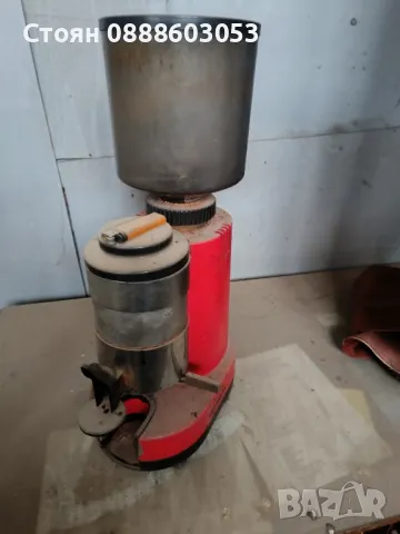 Ретро кантар и кафемелачка. тел за връзка 0888603053, снимка 4 - Антикварни и старинни предмети - 49427161