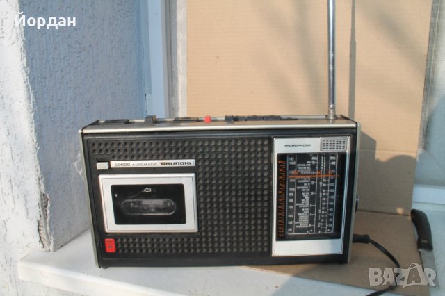 Радио касетофон ''Grundig C2600'', снимка 1 - Радиокасетофони, транзистори - 43989137