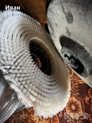 Еднодискова подопочистваща професионална машина Taski, снимка 3 - Други машини и части - 51783031