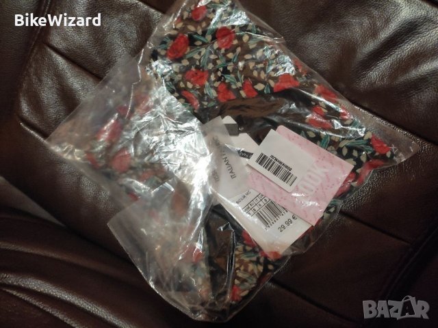 Naf Naf Italy дамска тениска Размер S НОВА, снимка 4 - Тениски - 38630963