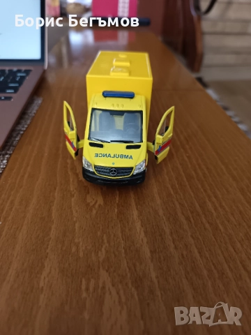 Количка WELLY MERCEDES-BENZ SPRINTER AMBULANCE 1:40, снимка 8 - Колекции - 52674862