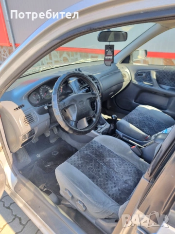 Mazda 323F Газ бензин, снимка 13 - Автомобили и джипове - 53581677