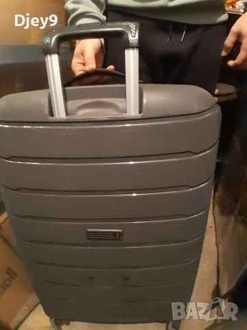 много здрав пътнически куфар hugo и мн.други , снимка 6 - Куфари - 53167312