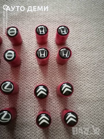 Червени кръгли метални капачки за вентили винтили за кола автомобил джип ван бус колело, снимка 6 - Аксесоари и консумативи - 32622907