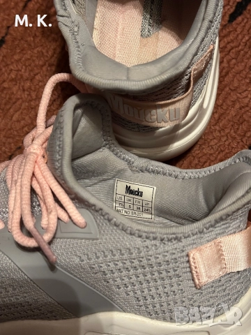 Дамски маратонки Мойски, снимка 4 - Маратонки - 51946733