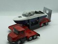 Метална количка Siku Volvo с яхта в мащаб 1:87, снимка 1 - Колекции - 39226070