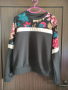 черна спортна блуза с цветни елементи , снимка 1