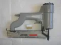 Американски пневматичен такер като нов SENCO Model K - Made in USA за скоби до 30 мм Отличен Профи, снимка 1