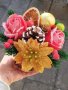 Метална кашпа,,Весели Празници"със два броя заскрежени сапунени рози и една сапунена коледна, снимка 3