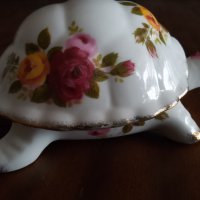 Порцеланова фигура бижутерна кутия Cottage rose, колекционерска нежна, снимка 7 - Антикварни и старинни предмети - 43327212