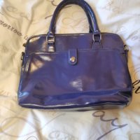чанта в тъмно син лак, среден размер, снимка 1 - Чанти - 44012773