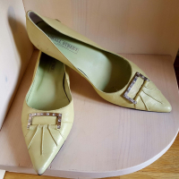 Продавам италиански елегантни обувки Bata, нисък ток, снимка 2 - Дамски елегантни обувки - 41839128
