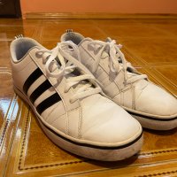 Оригинални маратонки Adidas, номер 44 2/3, снимка 1 - Маратонки - 38204080