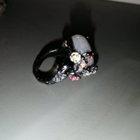 Прекрасен дамски пръстен със сребърно покритие S925, с красив камък с отблясъци и нежни цветя, снимка 3 - Пръстени - 27525617