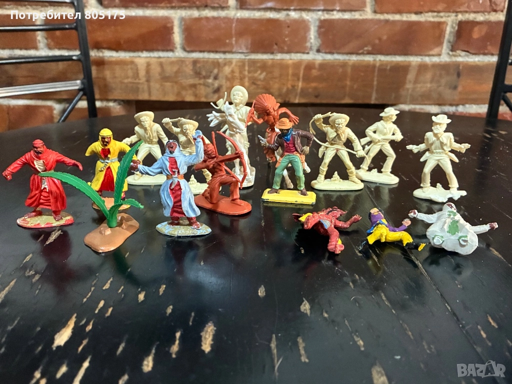Стари фигурки войници индианци каубои араби HongKon и Timpo, снимка 1