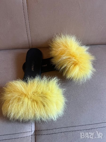 Дамски чехли с естествен пух в жълто !, снимка 1