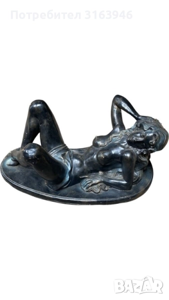 Уникален арт плот за маса – фигура на полегнала жена в класически стил, снимка 1