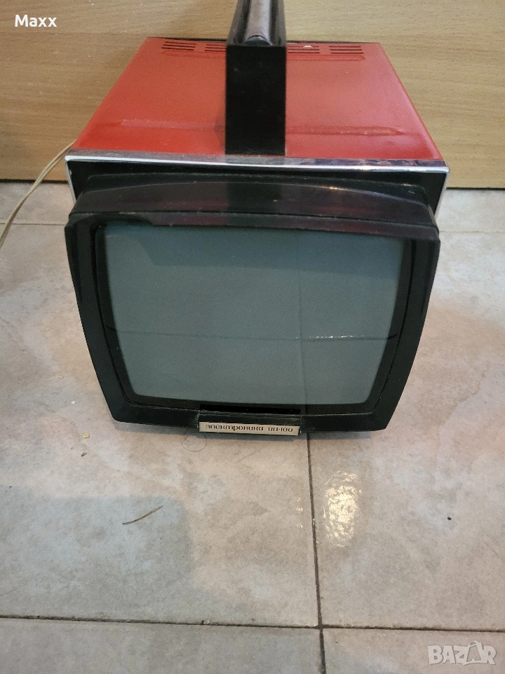 Продавам старо съветско телевизорче Електроника ВЛ-100, снимка 1