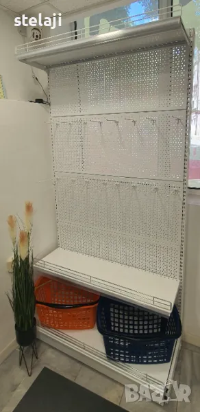 ПРОМО! Крайстенен стелаж с перфориран гръб за метални куки!, снимка 1