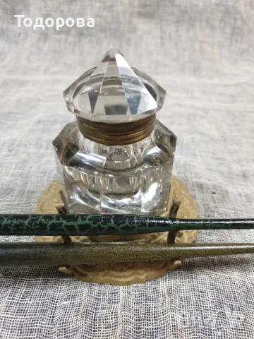 Старинна мастилница от кристално стъкло и месинг, снимка 2 - Антикварни и старинни предмети - 49418105