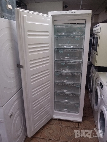 Огромен вертикален фризер с 8 чекмеджета Миеле Miele Made in Germany с две години гаранция!, снимка 8 - Фризери - 52543910