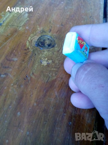 Стара дъвка Love is, снимка 3 - Други ценни предмети - 28061671