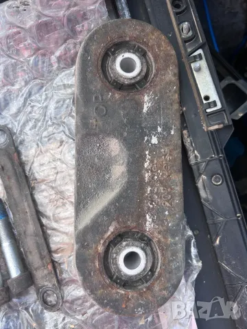 баланс диференциал мерцедес ц класа w203 тампони щанга планка заден диф мерцедес ц класа цлк цлц 203, снимка 2 - Части - 50369628