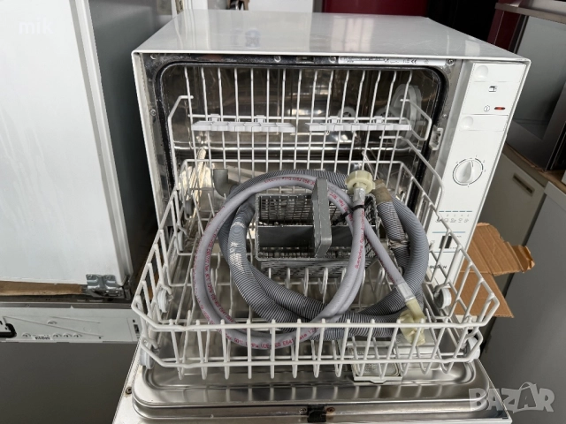 Малка съдомиялна кубче Bosch, снимка 5 - Съдомиялни - 52647079