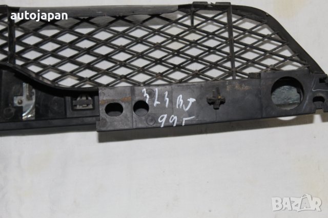 Предна решетка с емблема Мазда 323 бж 99г Mazda 323 bj 1999, снимка 2 - Части - 43313016