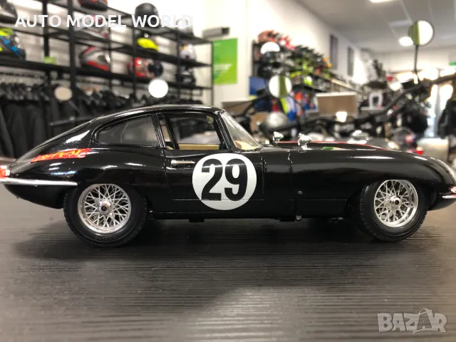 BBURAGO метална колекционерска количка JAGUAR E-TYPE COUPE 1961г. 1:18, снимка 2 - Колекции - 47379703