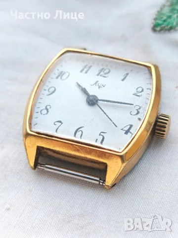 Прекрасен Руски Соц СССР Дамски Ръчен Позлатен Часовник Луч, снимка 5 - Дамски - 48552325